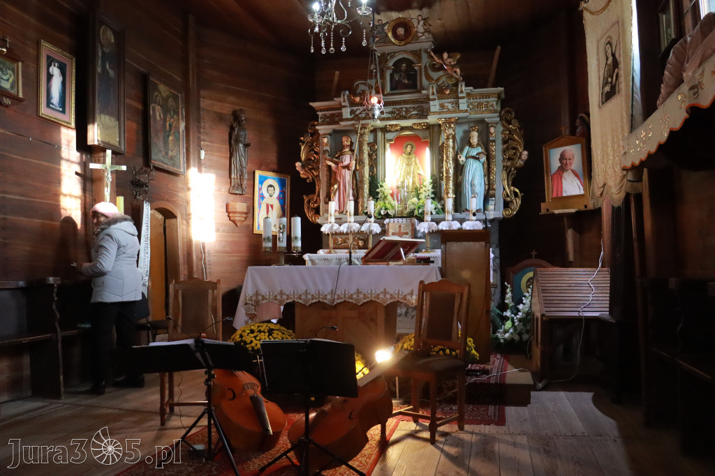 Koziegłowy: Koncert Zaduszkowy DLA NICH w Kościółku św. Wawrzyńca w Cynkowie.