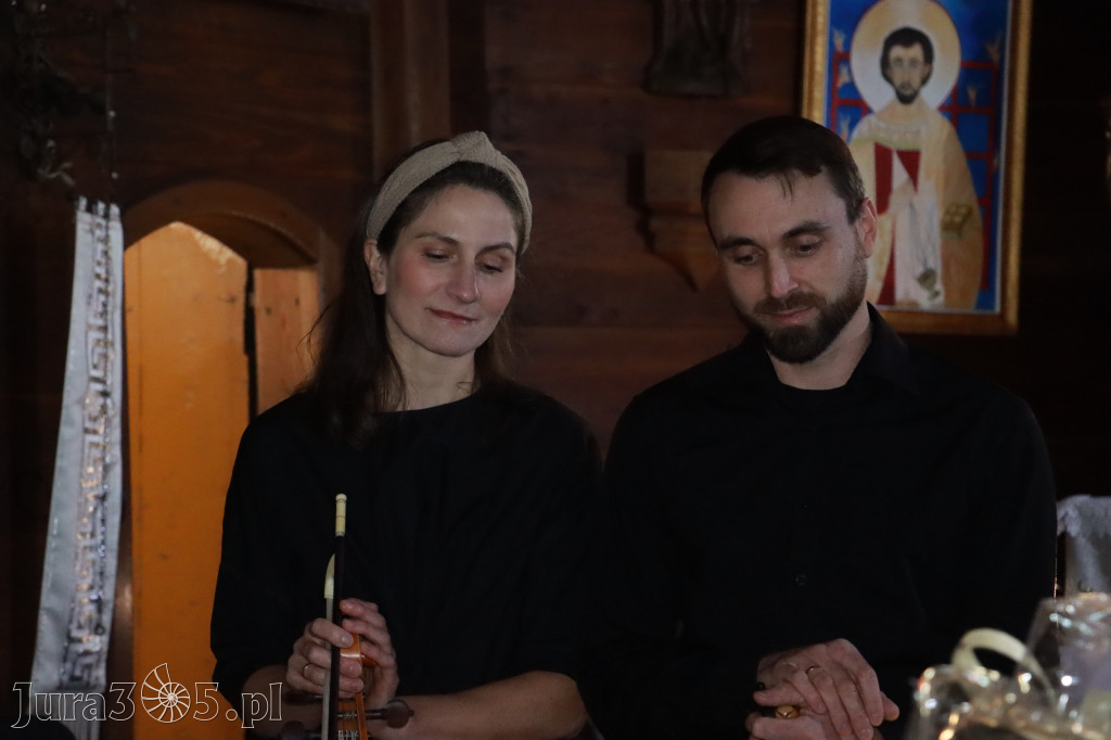 Koziegłowy: Koncert Zaduszkowy DLA NICH w Kościółku św. Wawrzyńca w Cynkowie.