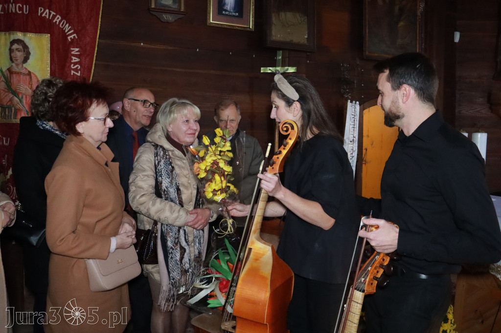 Koziegłowy: Koncert Zaduszkowy DLA NICH w Kościółku św. Wawrzyńca w Cynkowie.