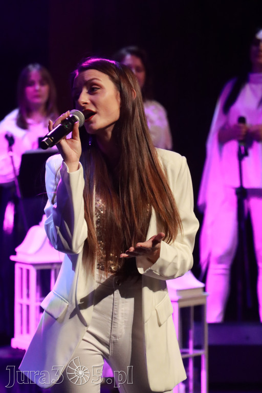 Fotorelacja: W krainie świątecznych melodii w MOK Zawiercie