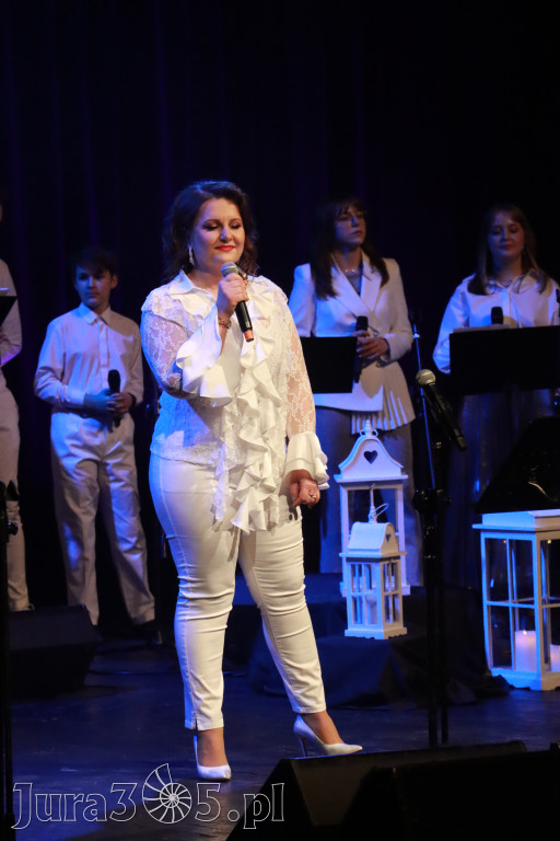 Fotorelacja: W krainie świątecznych melodii w MOK Zawiercie
