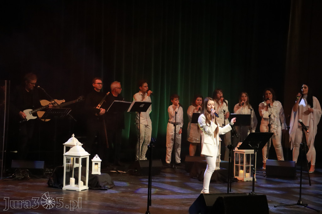 Fotorelacja: W krainie świątecznych melodii w MOK Zawiercie