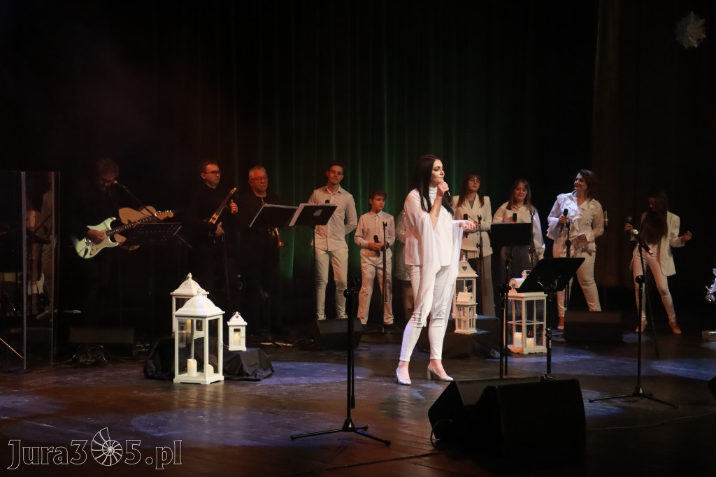 Fotorelacja: W krainie świątecznych melodii w MOK Zawiercie