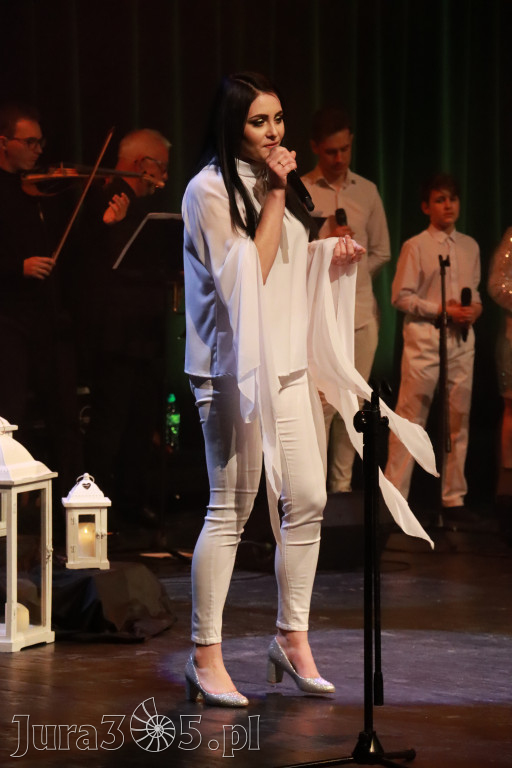 Fotorelacja: W krainie świątecznych melodii w MOK Zawiercie