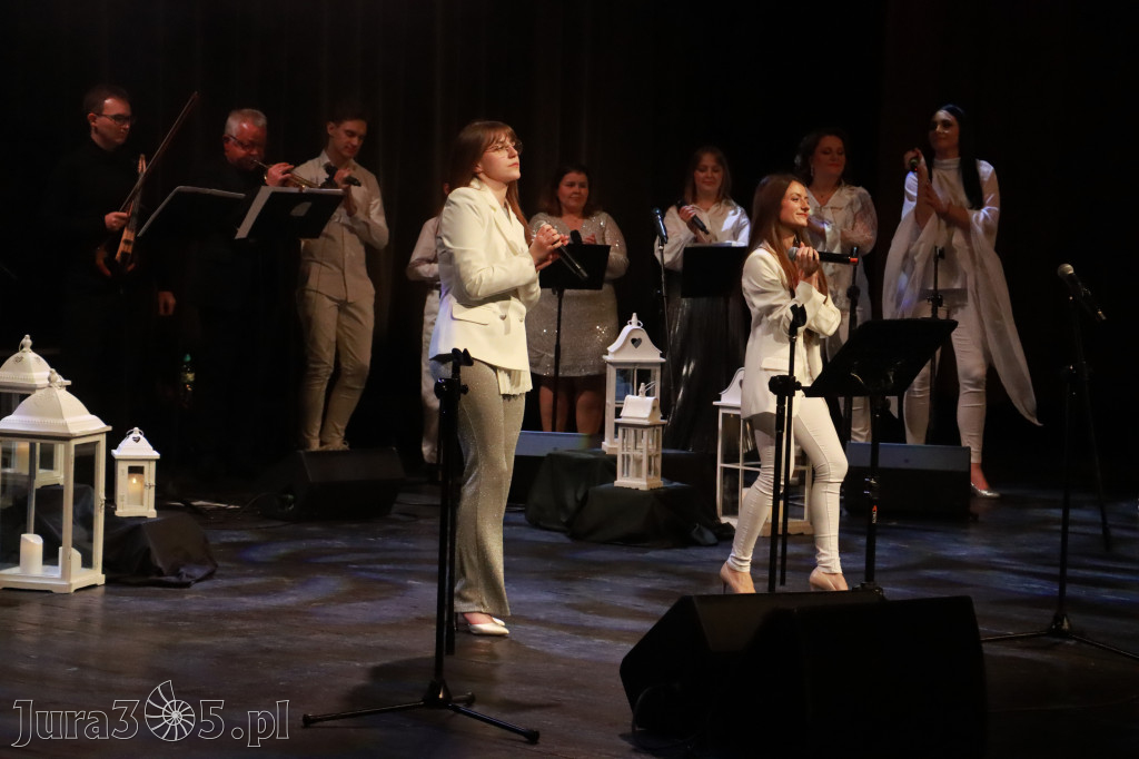 Fotorelacja: W krainie świątecznych melodii w MOK Zawiercie