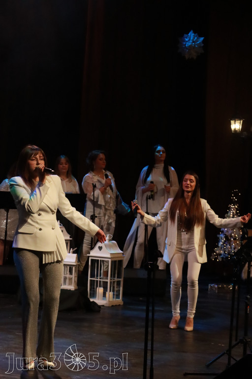 Fotorelacja: W krainie świątecznych melodii w MOK Zawiercie