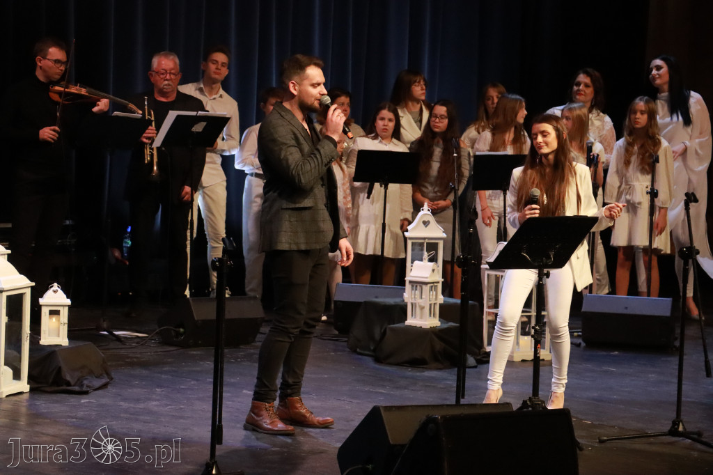 Fotorelacja: W krainie świątecznych melodii w MOK Zawiercie