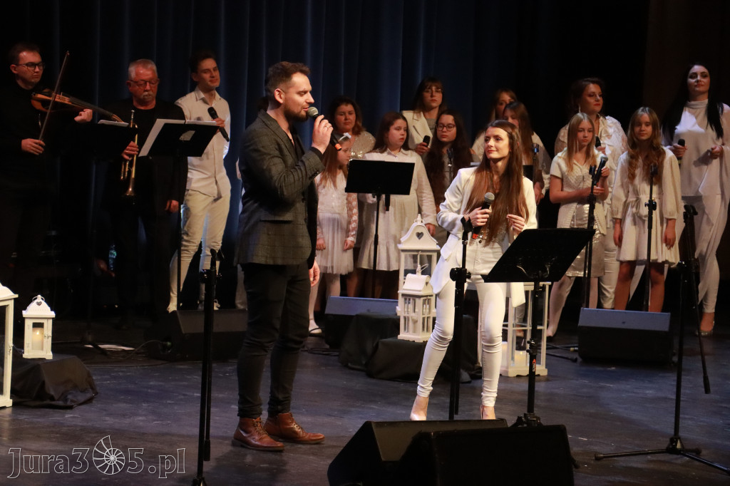 Fotorelacja: W krainie świątecznych melodii w MOK Zawiercie