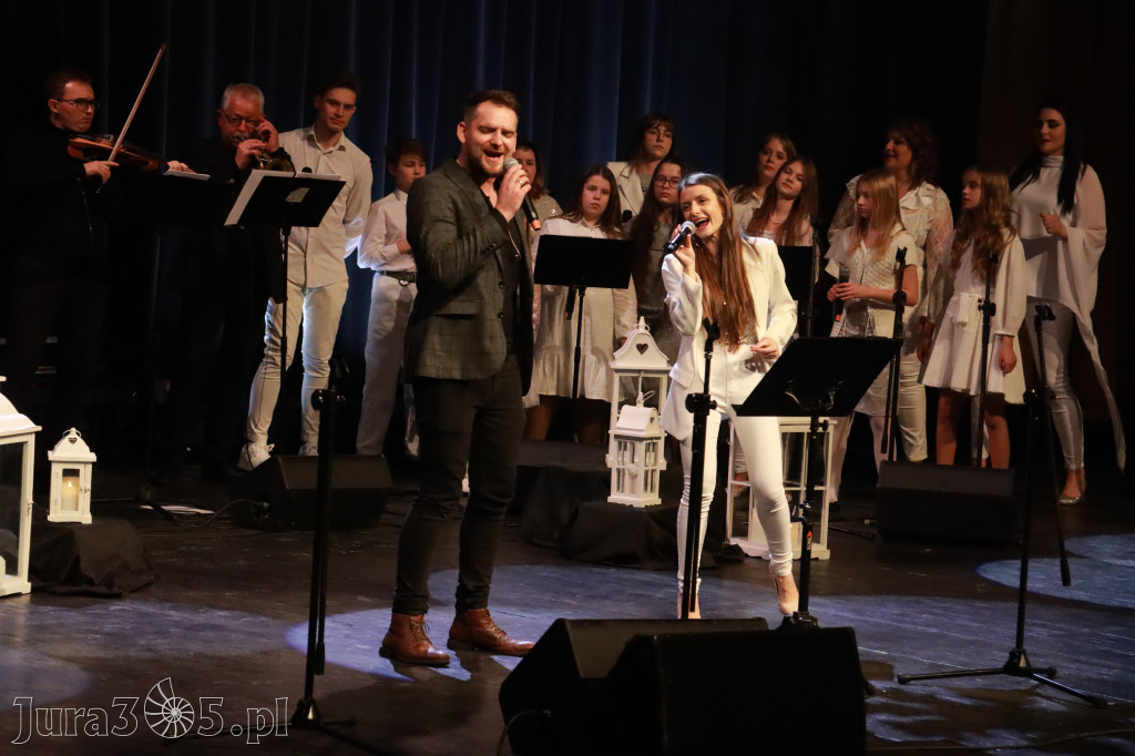 Fotorelacja: W krainie świątecznych melodii w MOK Zawiercie