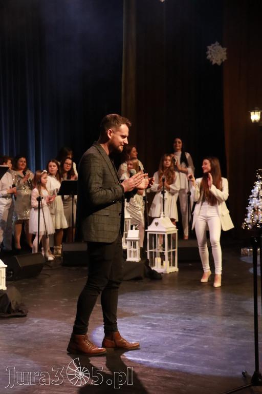 Fotorelacja: W krainie świątecznych melodii w MOK Zawiercie