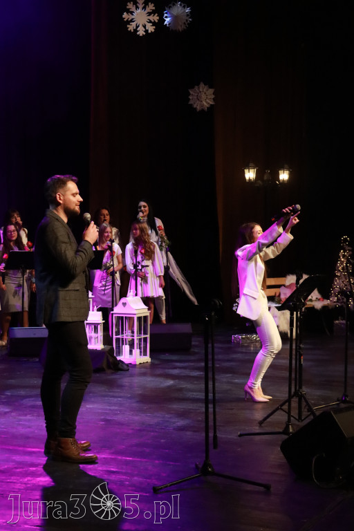 Fotorelacja: W krainie świątecznych melodii w MOK Zawiercie