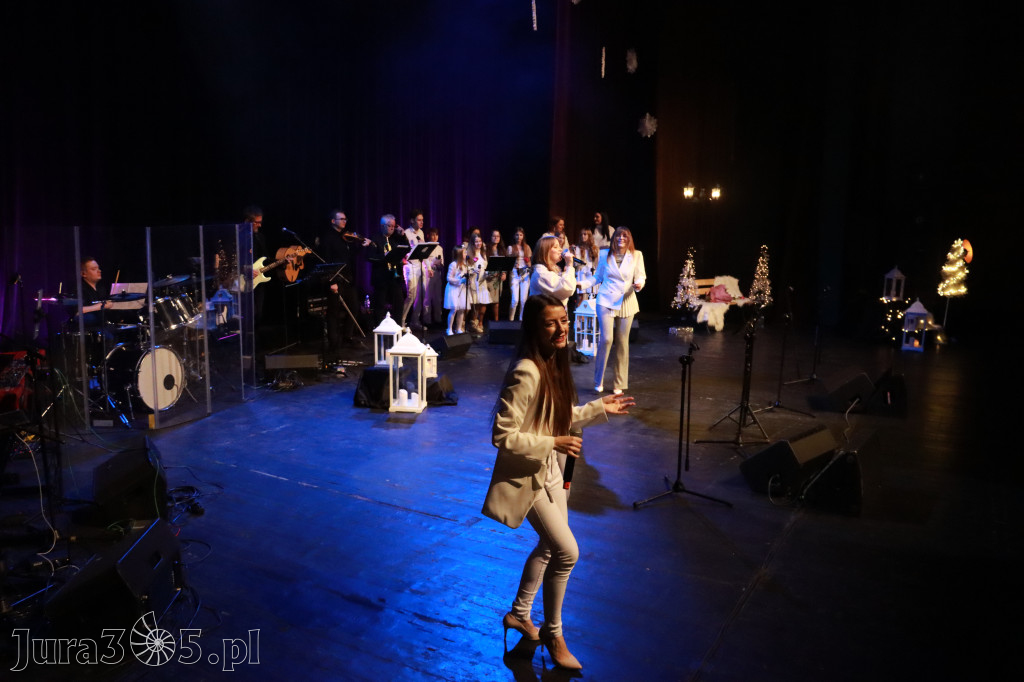 Fotorelacja: W krainie świątecznych melodii w MOK Zawiercie