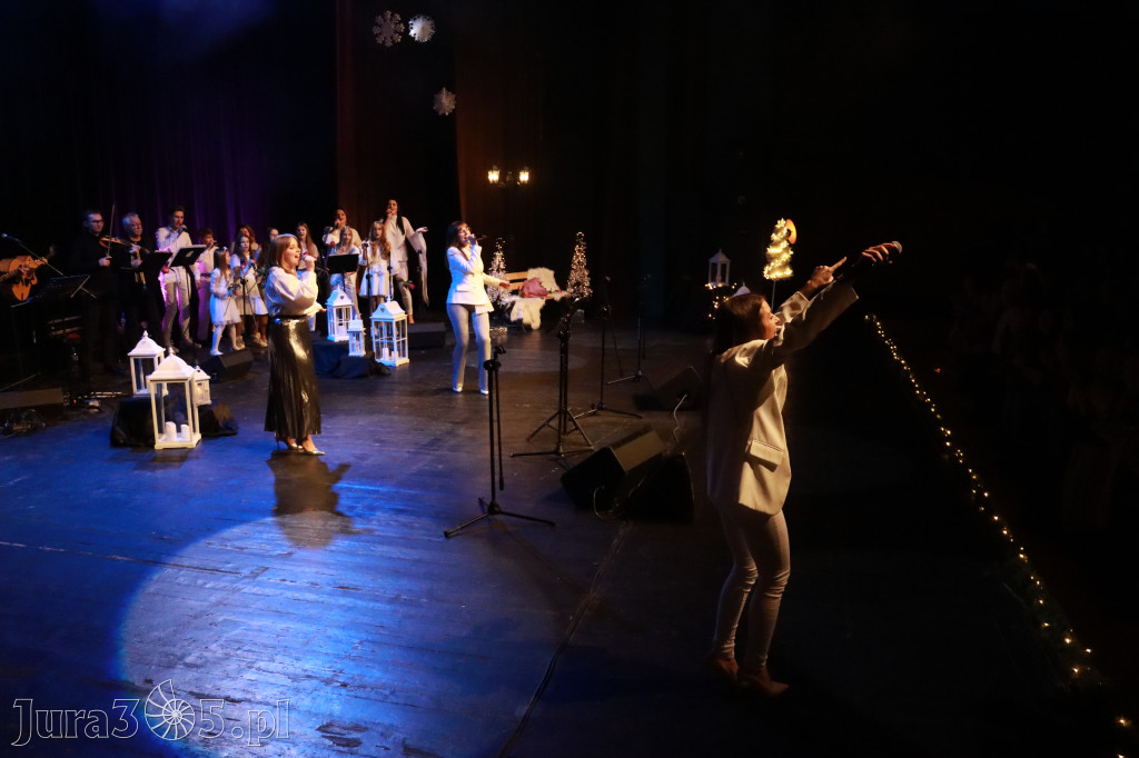Fotorelacja: W krainie świątecznych melodii w MOK Zawiercie