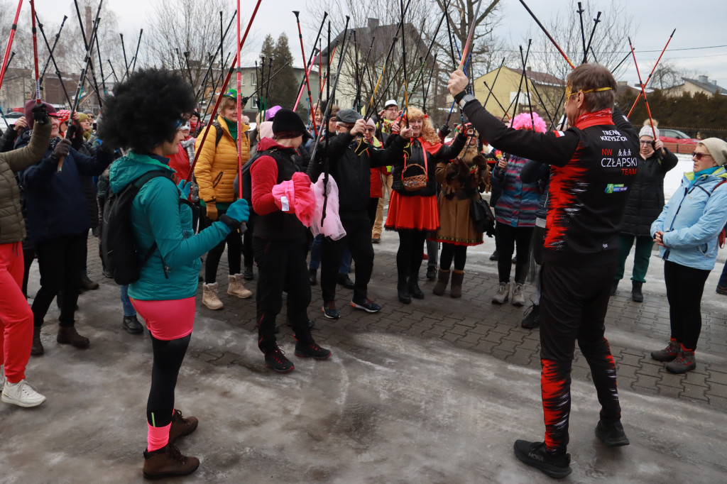 Fotorelacja: Karnawałowy Marsz Nordic Walking w Zawierciu