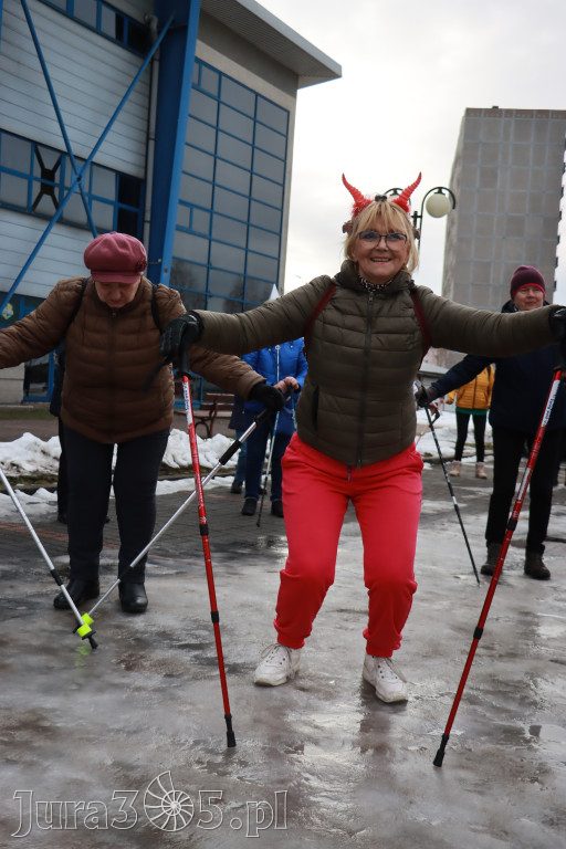 Fotorelacja: Karnawałowy Marsz Nordic Walking w Zawierciu