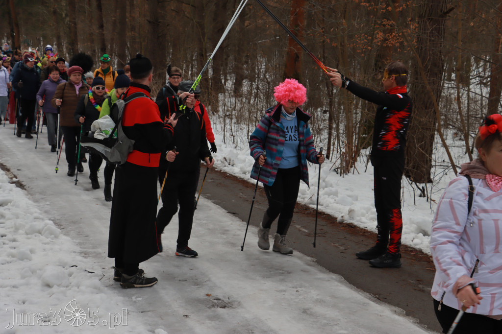 Fotorelacja: Karnawałowy Marsz Nordic Walking w Zawierciu