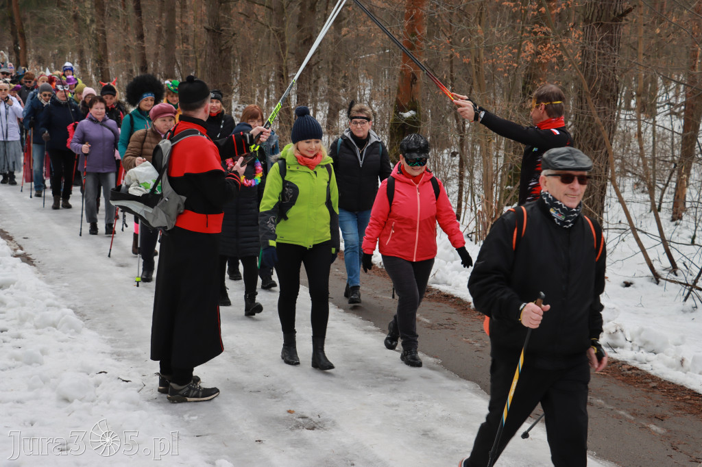 Fotorelacja: Karnawałowy Marsz Nordic Walking w Zawierciu