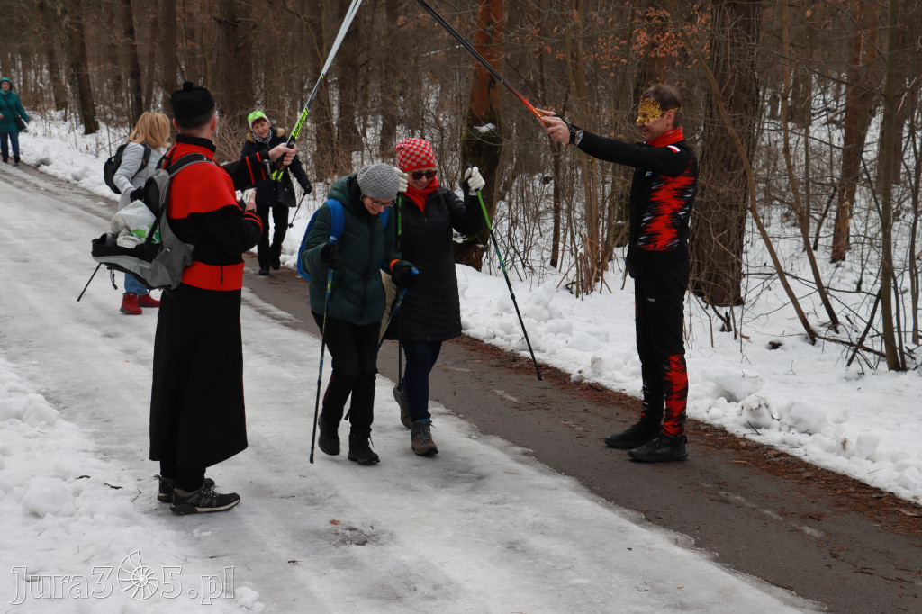 Fotorelacja: Karnawałowy Marsz Nordic Walking w Zawierciu