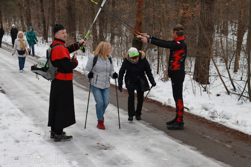 Fotorelacja: Karnawałowy Marsz Nordic Walking w Zawierciu