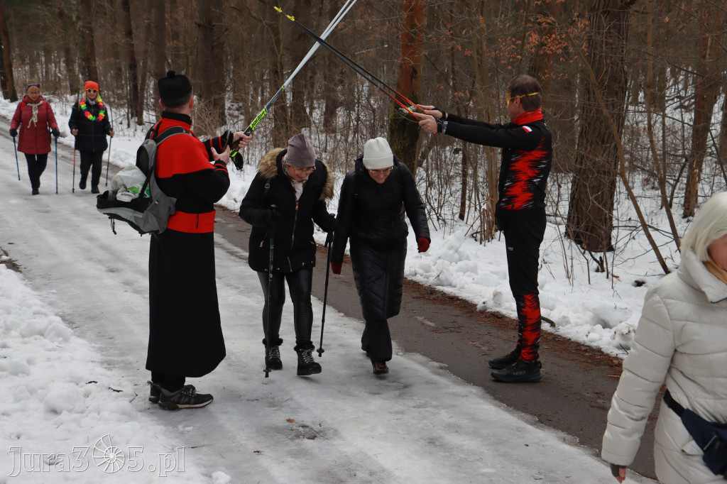 Fotorelacja: Karnawałowy Marsz Nordic Walking w Zawierciu