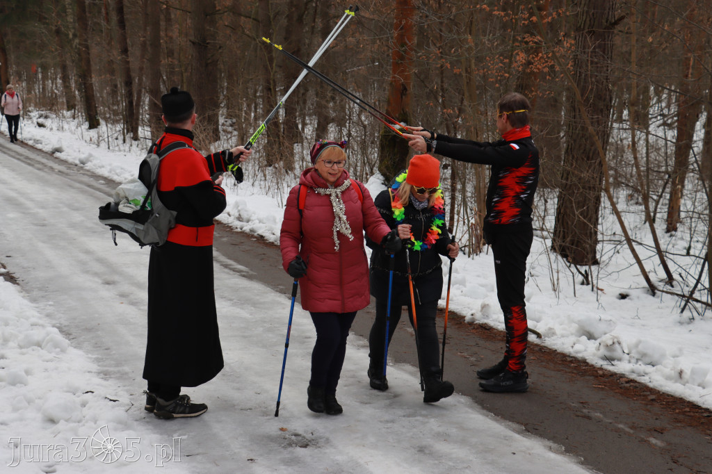 Fotorelacja: Karnawałowy Marsz Nordic Walking w Zawierciu