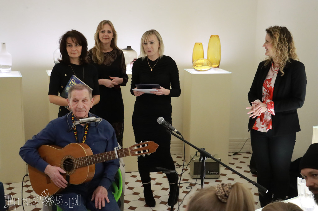 Fotorelacja: Recital KRYSZTAŁOWE SERCE w Galerii Stara Łaźnia w Zawierciu