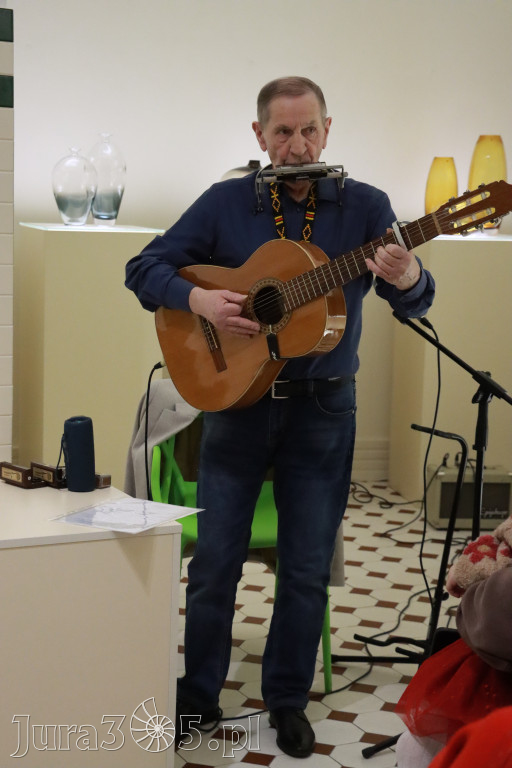 Fotorelacja: Recital KRYSZTAŁOWE SERCE w Galerii Stara Łaźnia w Zawierciu
