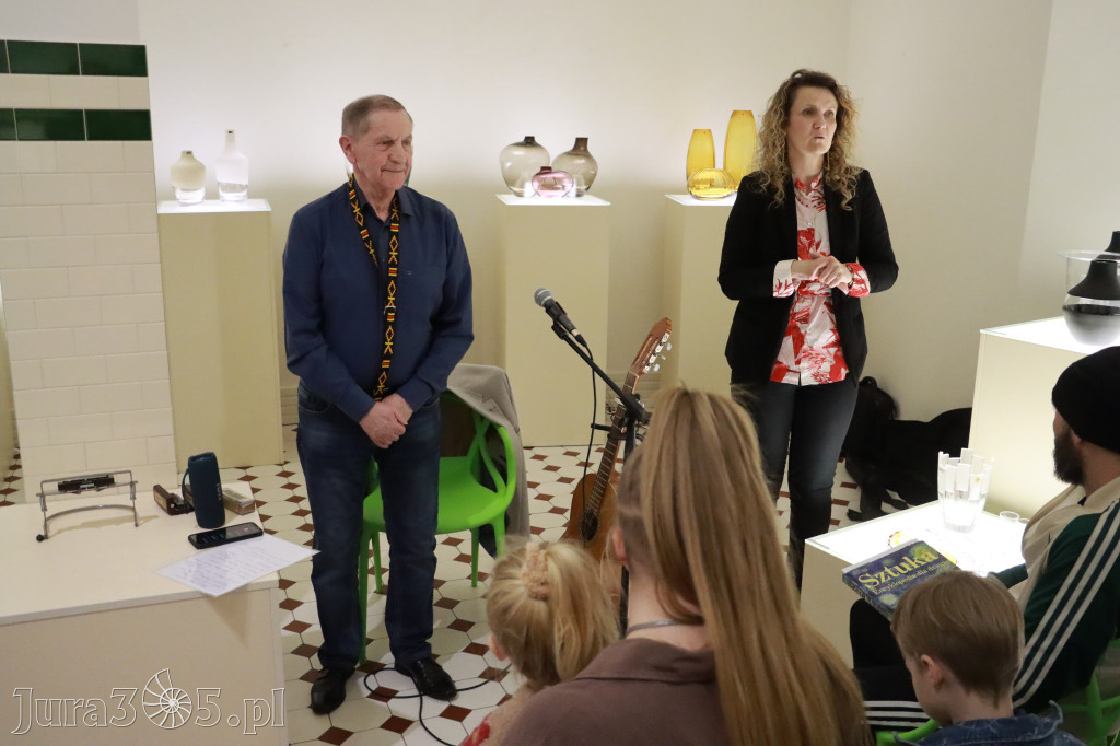 Fotorelacja: Recital KRYSZTAŁOWE SERCE w Galerii Stara Łaźnia w Zawierciu