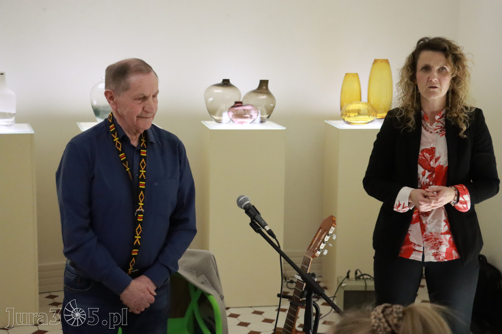Fotorelacja: Recital KRYSZTAŁOWE SERCE w Galerii Stara Łaźnia w Zawierciu