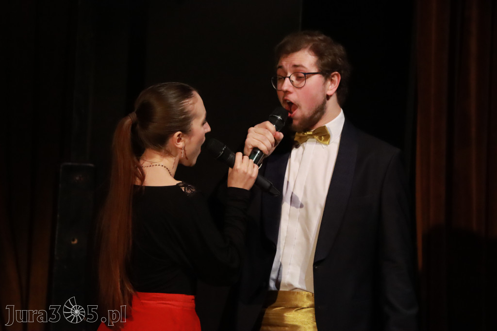 Fotorelacja: Walentynkowo-Musicalowy zawrót głowy w MOK Zawiercie.