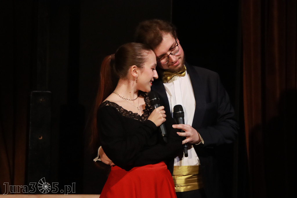 Fotorelacja: Walentynkowo-Musicalowy zawrót głowy w MOK Zawiercie.
