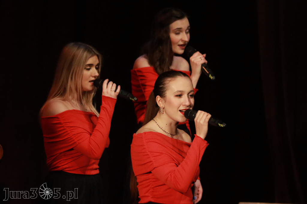 Fotorelacja: Walentynkowo-Musicalowy zawrót głowy w MOK Zawiercie.
