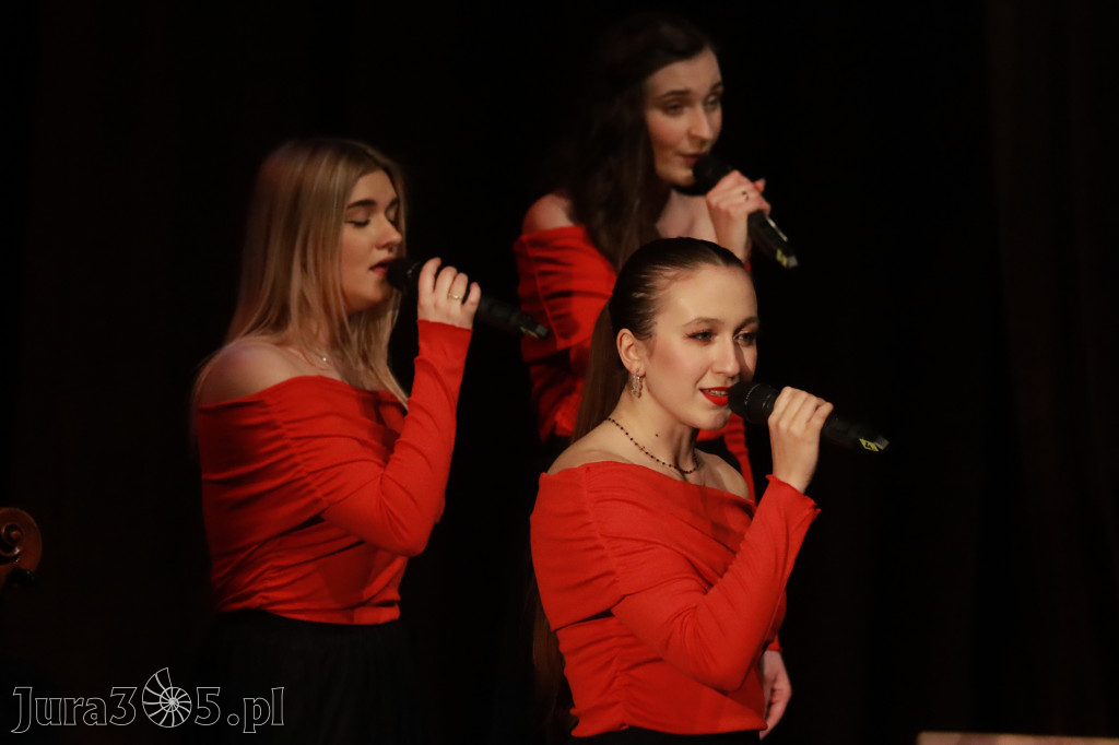 Fotorelacja: Walentynkowo-Musicalowy zawrót głowy w MOK Zawiercie.