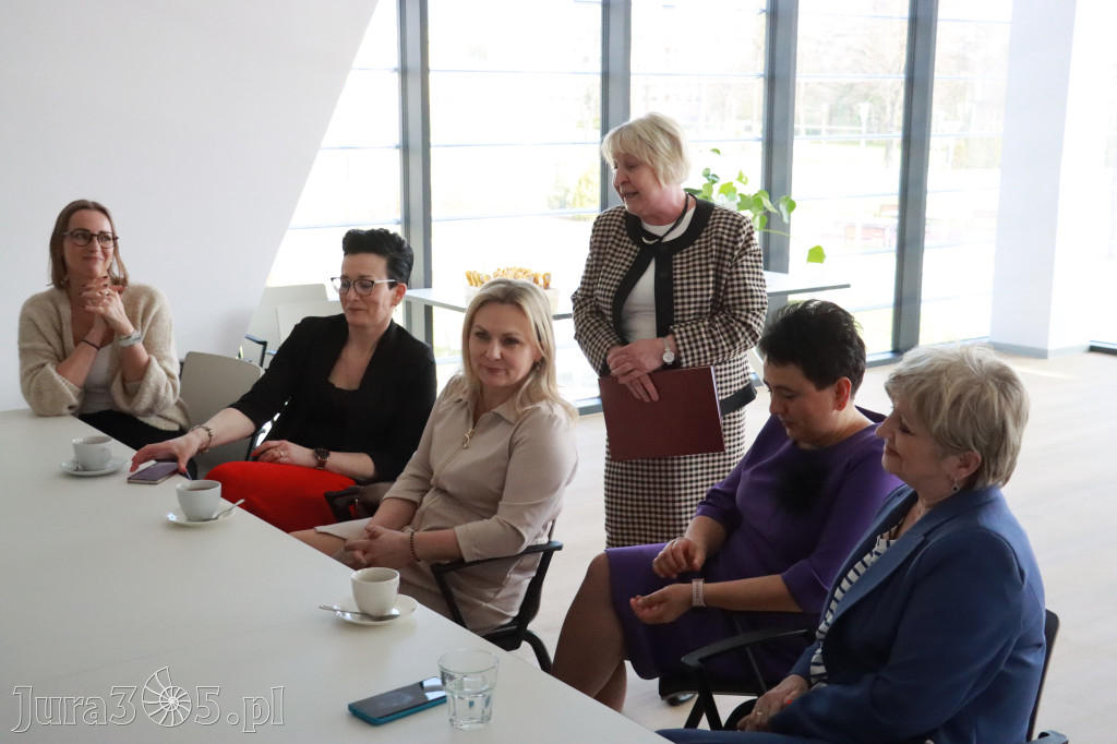 Fotorelacja: Pasowanie na Seniora w Koziegłowach - Klub Seniora Koziołek
