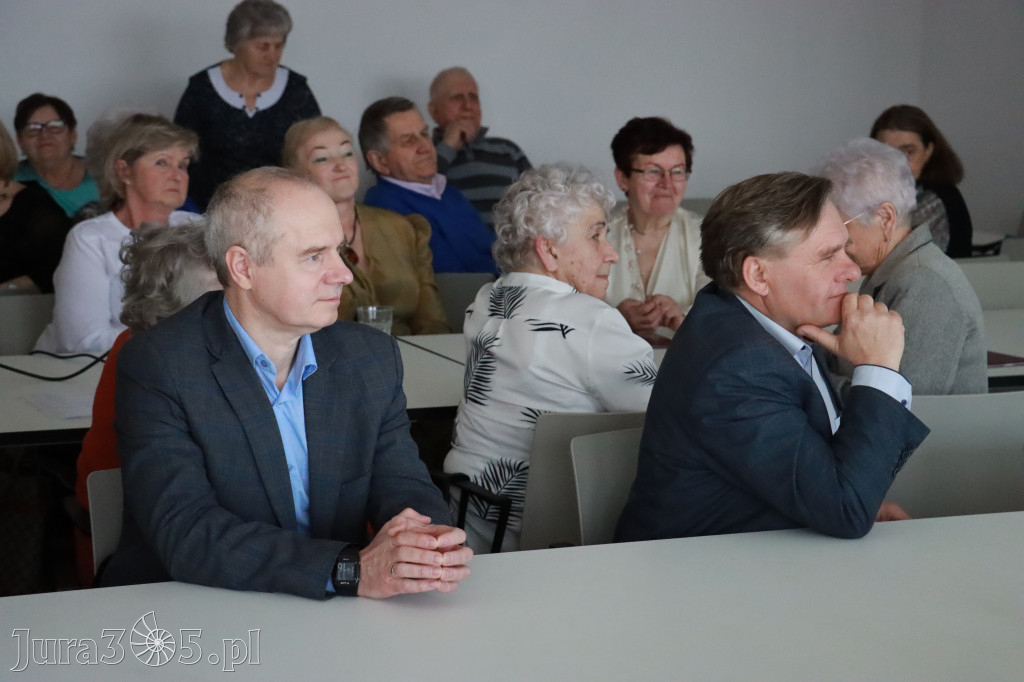 Fotorelacja: Pasowanie na Seniora w Koziegłowach - Klub Seniora Koziołek