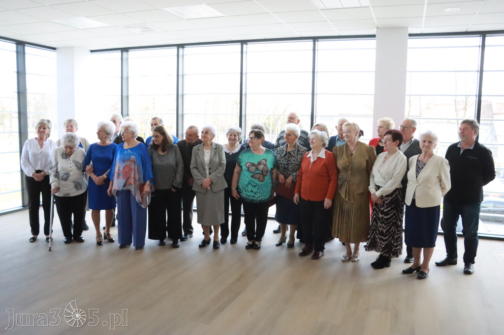 Fotorelacja: Pasowanie na Seniora w Koziegłowach - Klub Seniora Koziołek