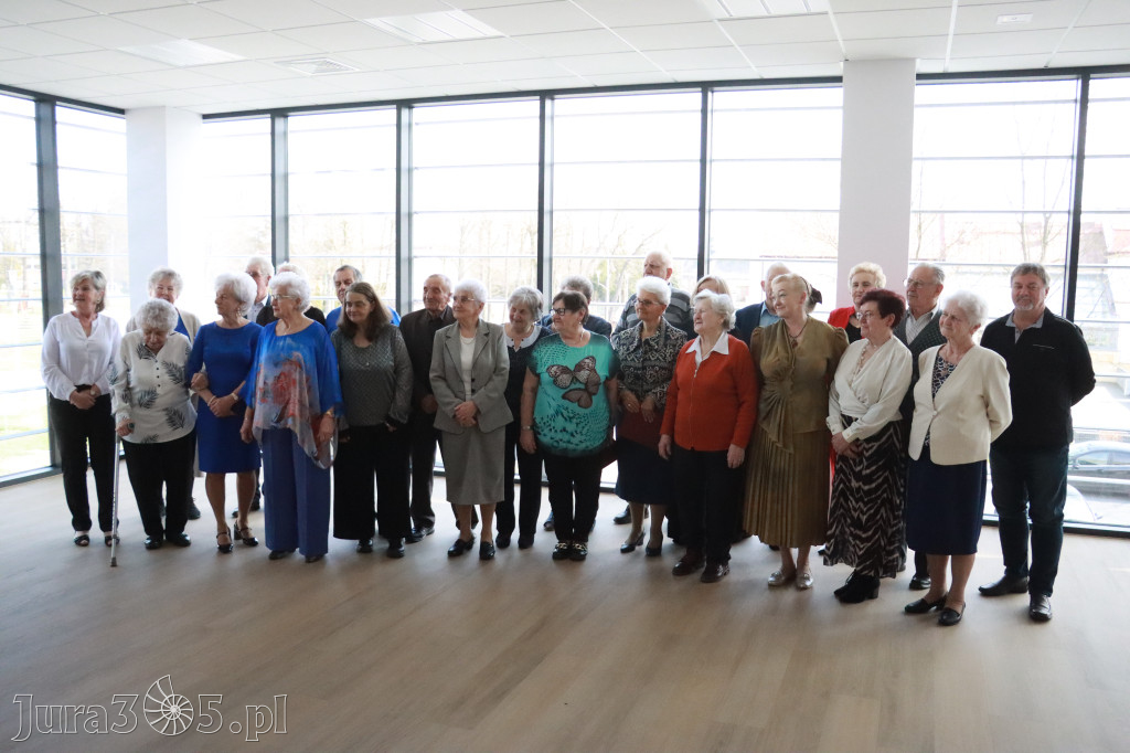 Fotorelacja: Pasowanie na Seniora w Koziegłowach - Klub Seniora Koziołek