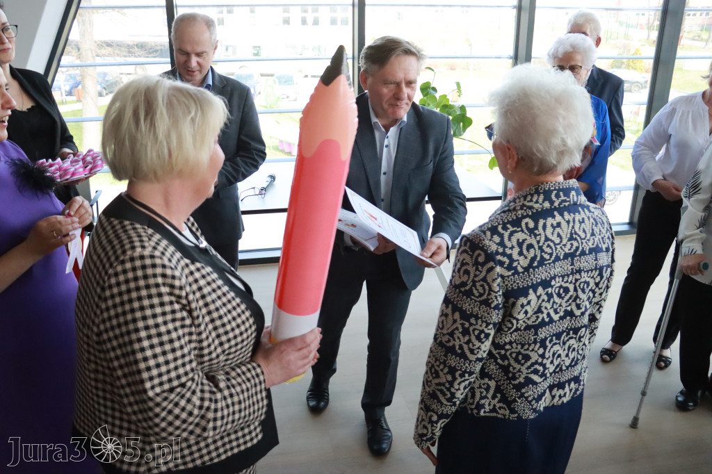 Fotorelacja: Pasowanie na Seniora w Koziegłowach - Klub Seniora Koziołek