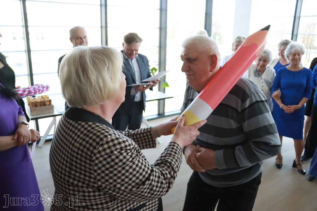 Fotorelacja: Pasowanie na Seniora w Koziegłowach - Klub Seniora Koziołek