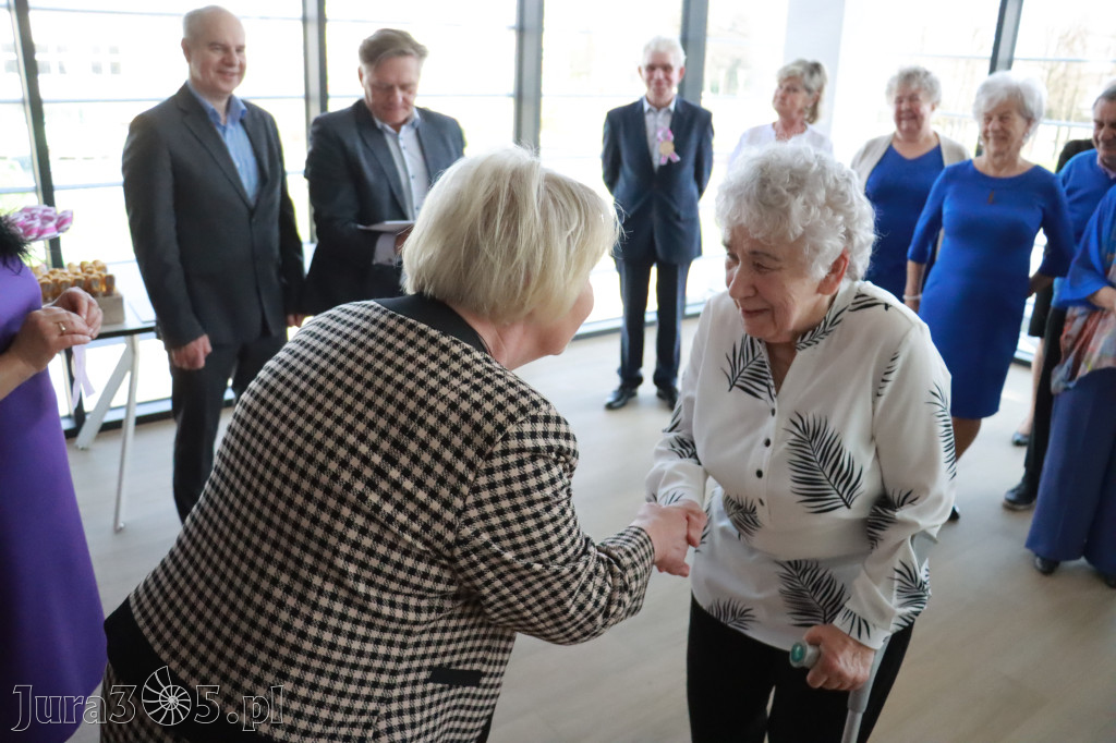 Fotorelacja: Pasowanie na Seniora w Koziegłowach - Klub Seniora Koziołek