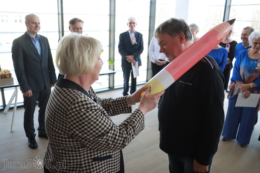 Fotorelacja: Pasowanie na Seniora w Koziegłowach - Klub Seniora Koziołek
