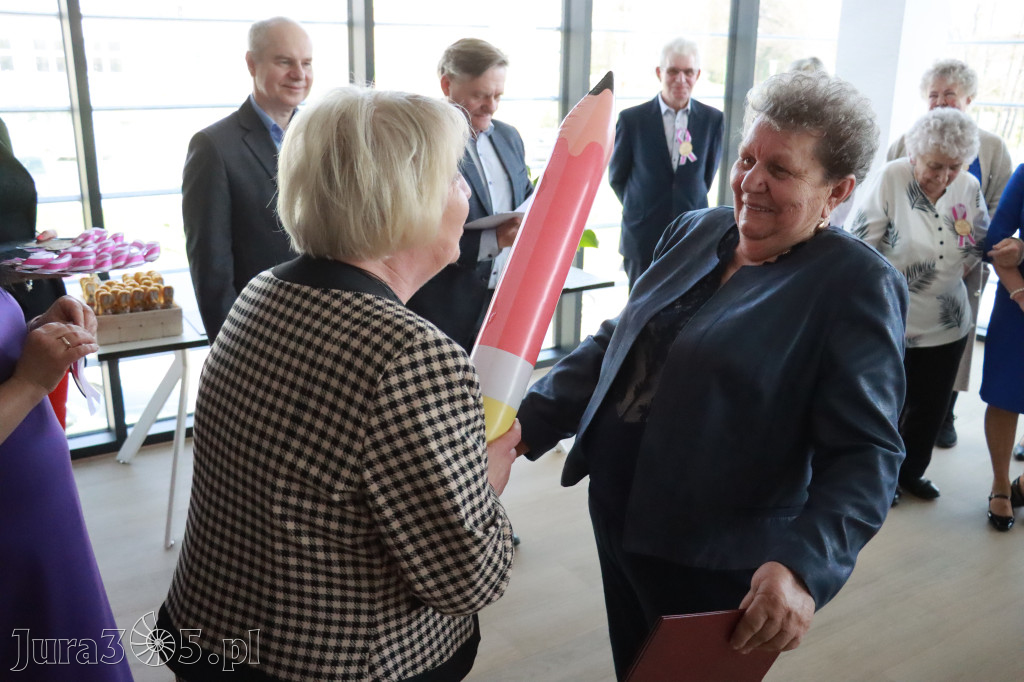 Fotorelacja: Pasowanie na Seniora w Koziegłowach - Klub Seniora Koziołek