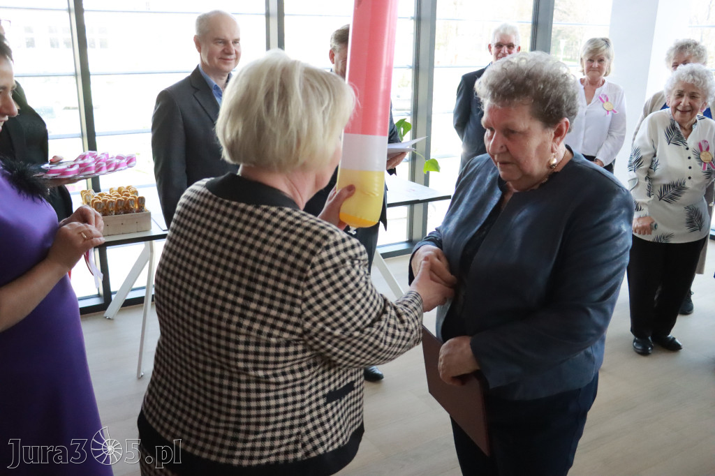 Fotorelacja: Pasowanie na Seniora w Koziegłowach - Klub Seniora Koziołek