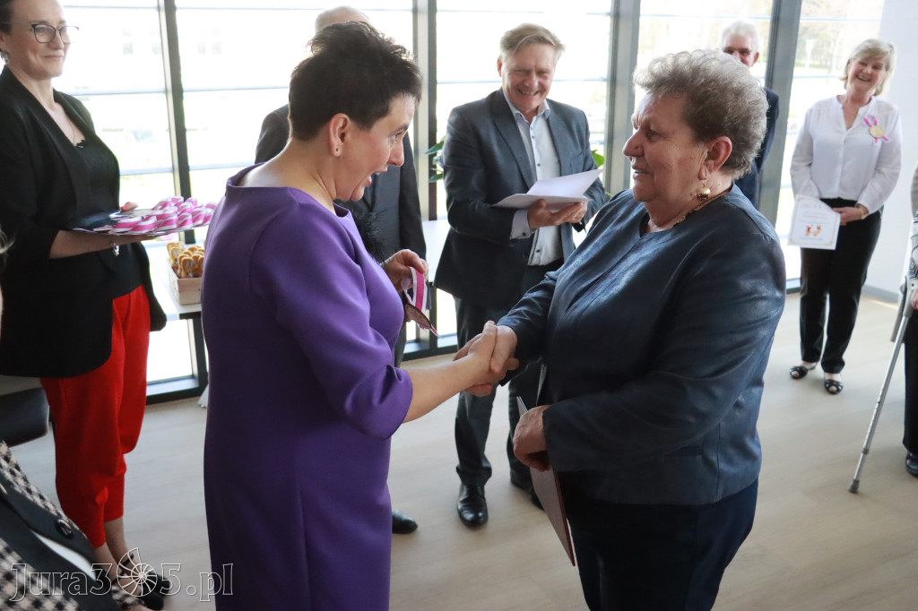 Fotorelacja: Pasowanie na Seniora w Koziegłowach - Klub Seniora Koziołek
