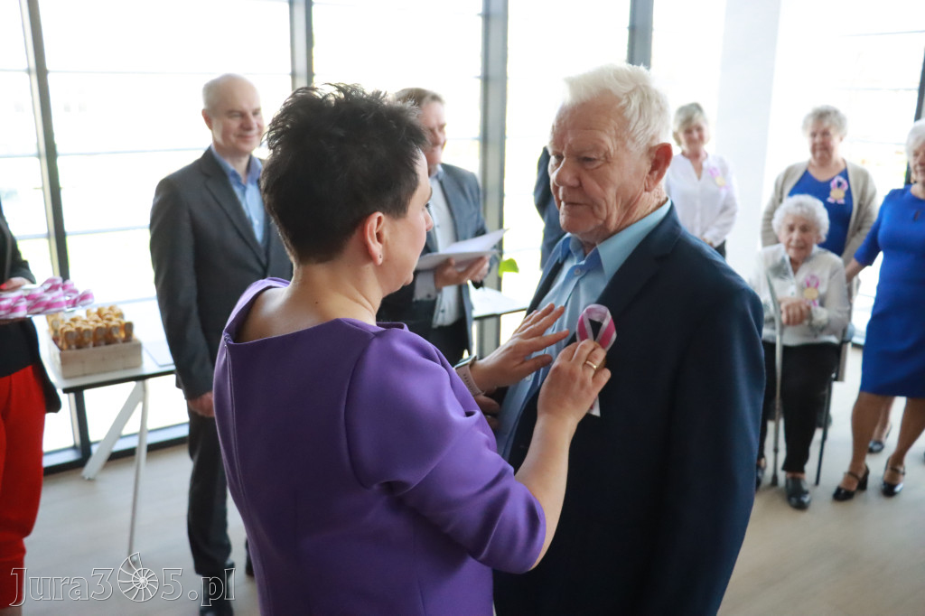 Fotorelacja: Pasowanie na Seniora w Koziegłowach - Klub Seniora Koziołek