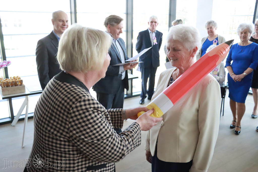 Fotorelacja: Pasowanie na Seniora w Koziegłowach - Klub Seniora Koziołek