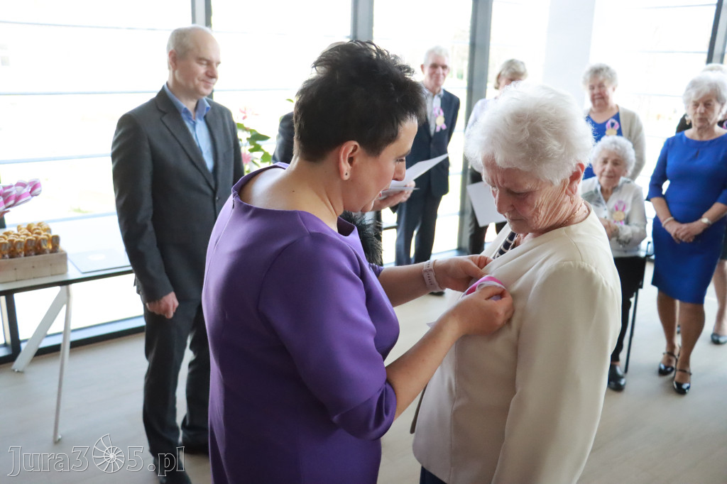 Fotorelacja: Pasowanie na Seniora w Koziegłowach - Klub Seniora Koziołek