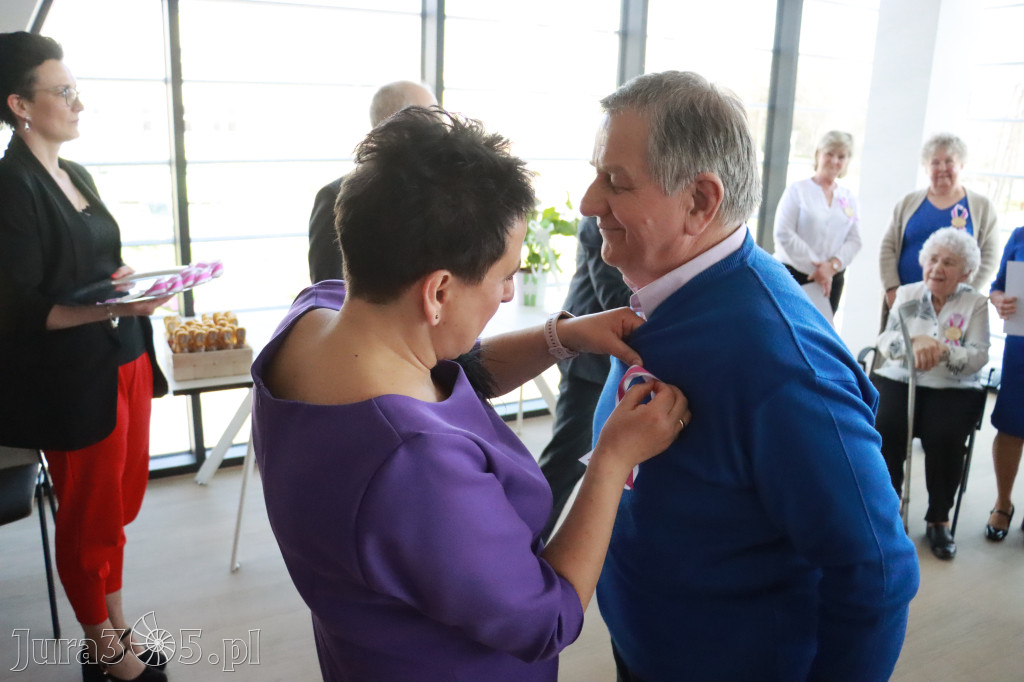 Fotorelacja: Pasowanie na Seniora w Koziegłowach - Klub Seniora Koziołek