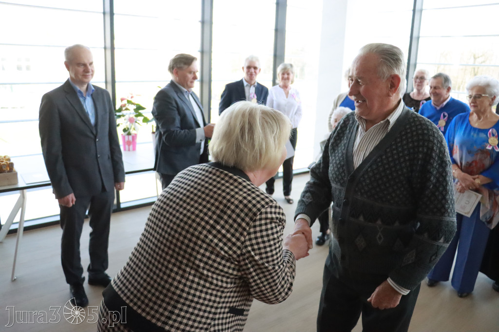 Fotorelacja: Pasowanie na Seniora w Koziegłowach - Klub Seniora Koziołek