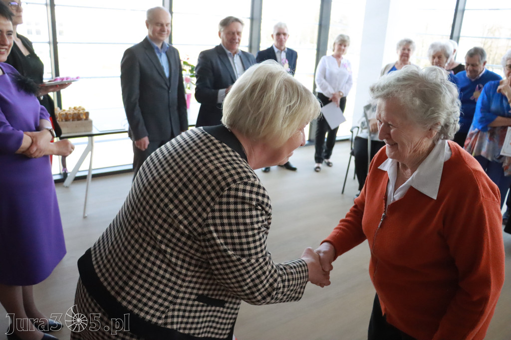 Fotorelacja: Pasowanie na Seniora w Koziegłowach - Klub Seniora Koziołek